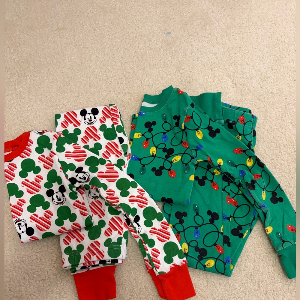 Disney Mickey Mouse Holiday Pajamas M(8)